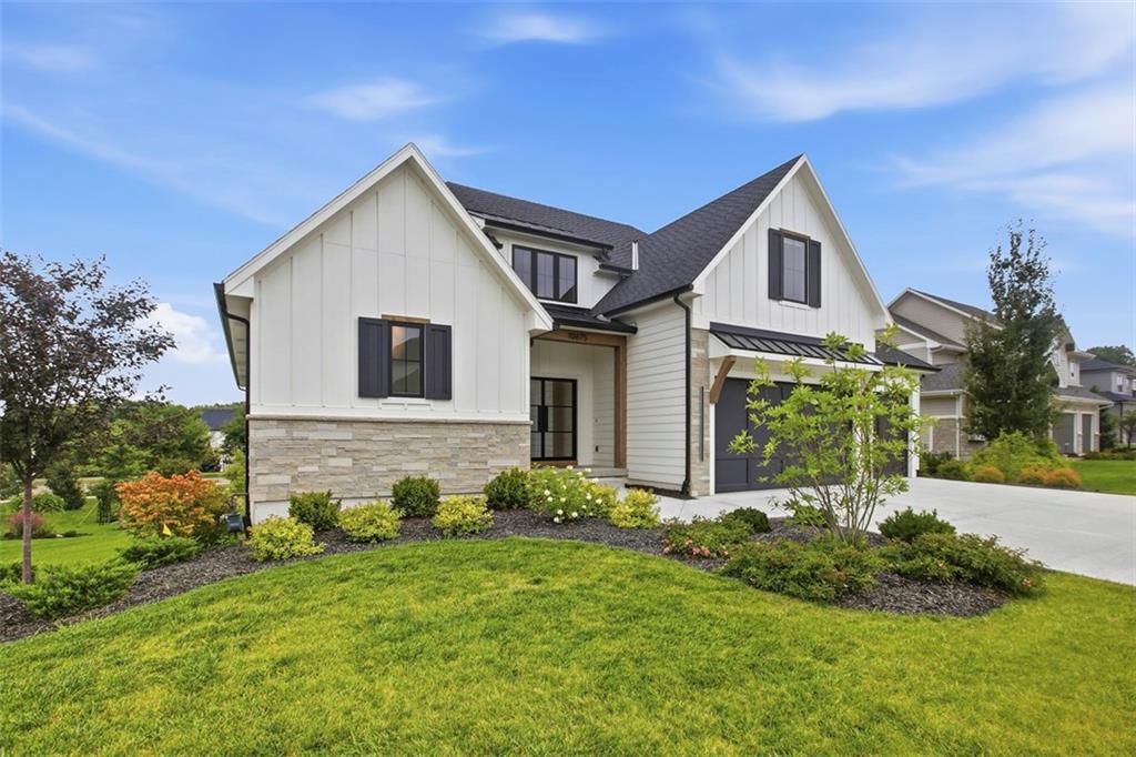 10675 W 142nd Ter, Overland Park, KS 66221