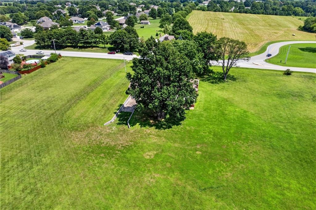 16904 Kentucky Rd, Belton, MO 64012