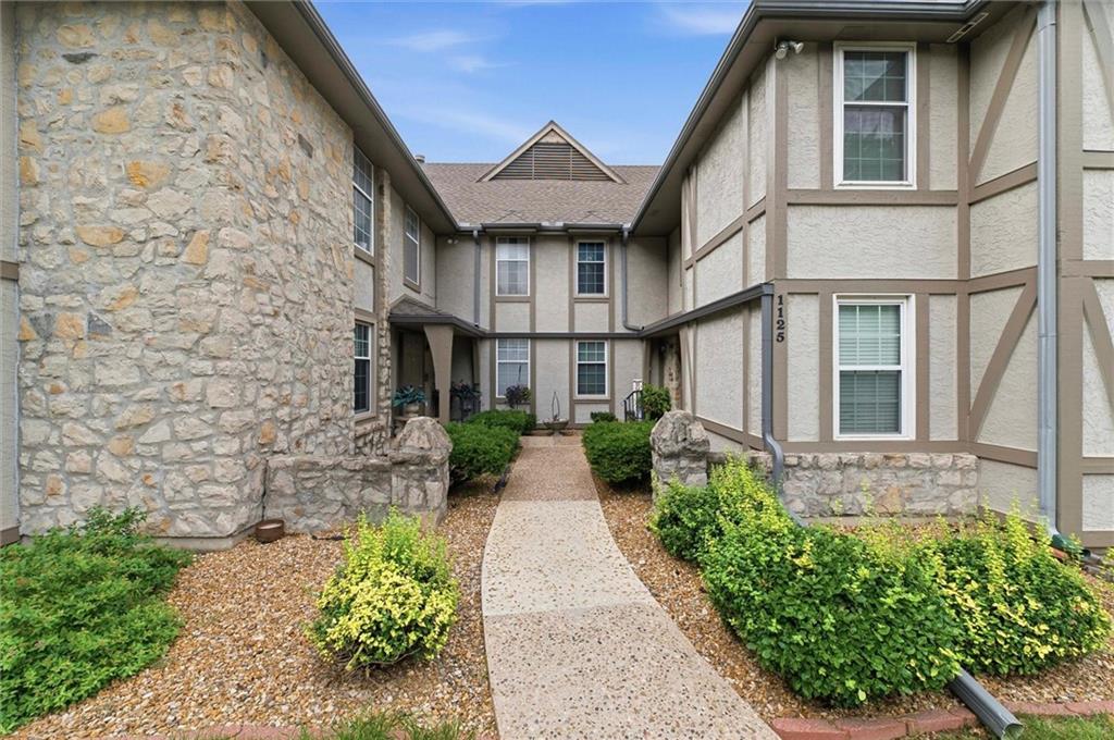 1121 NW 12th St #C, Blue Springs, MO 64015