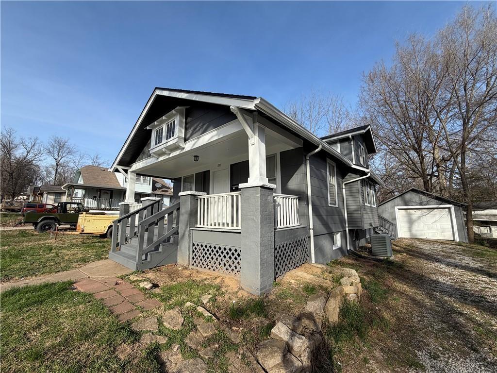 1915 S Overton Ave, Independence, MO 64052