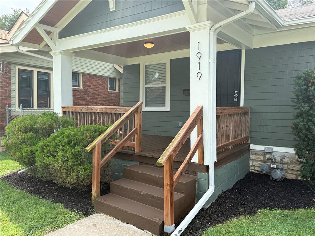 1919 E 71st Ter, Kansas City, MO 64132