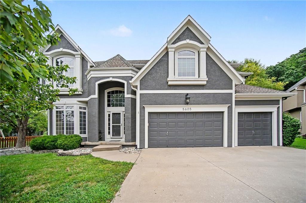 5605 NE Misty Meadow Pl, Lee's Summit, MO 64064