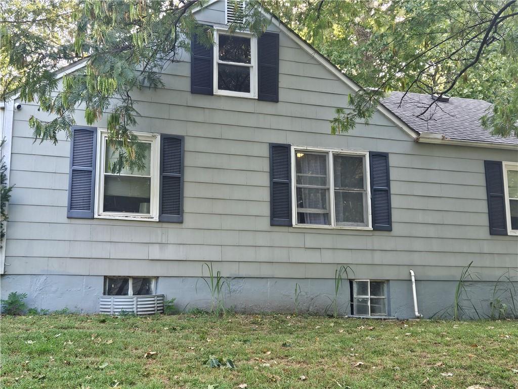 2318 NE Pence Ave, Kansas City, MO 64118