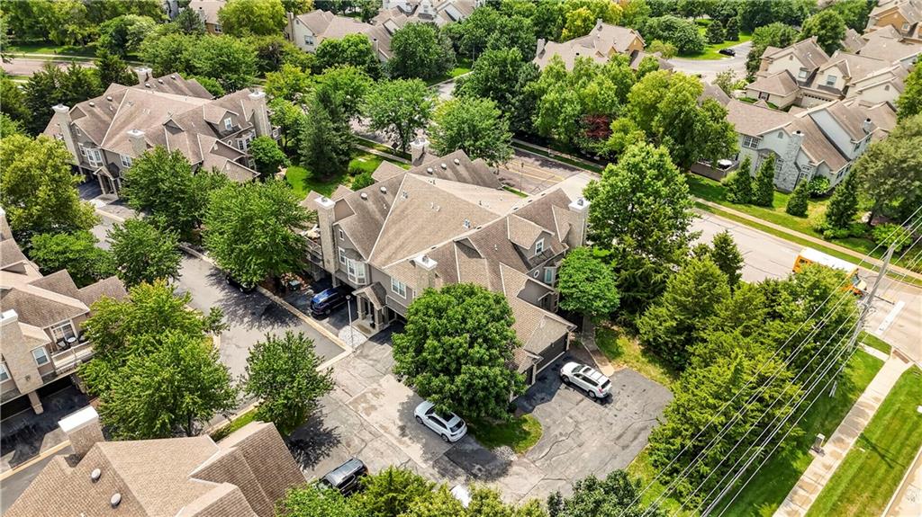 15900 Granada St #110, Stilwell, KS 66085