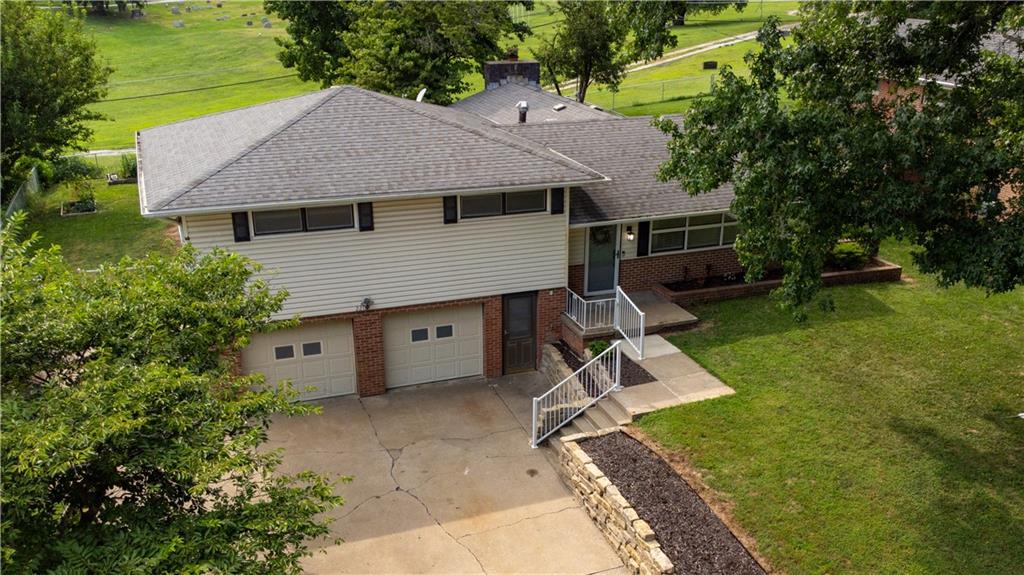 2212 N 33rd Ter, St Joseph, MO 64506