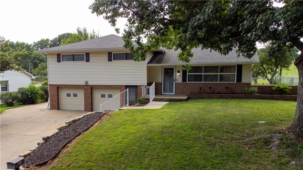 2212 N 33rd Ter, St Joseph, MO 64506