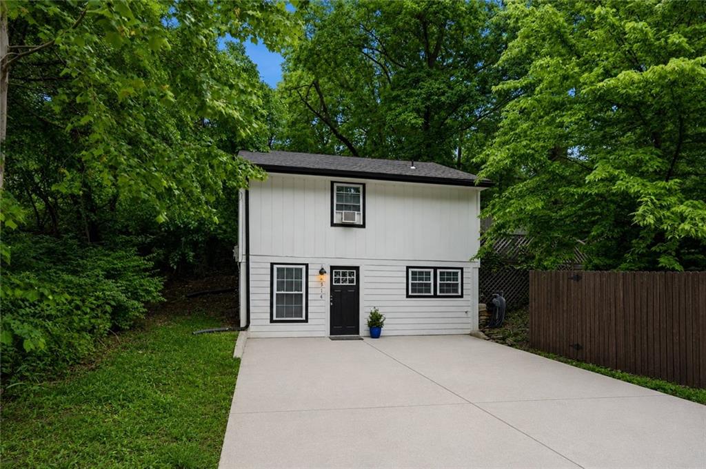 2514 NE 76th St, Kansas City, MO 64118
