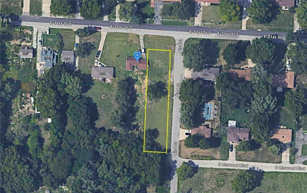 9021 E 31st St, Independence, MO 64052