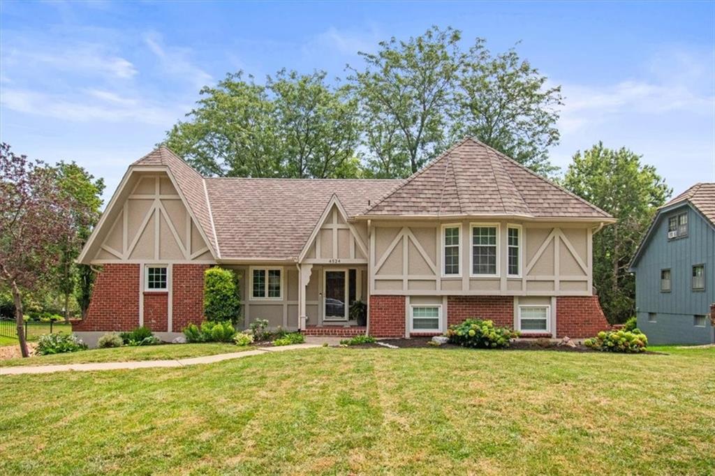 4524 NW Bramble Trl, Lee's Summit, MO 64064