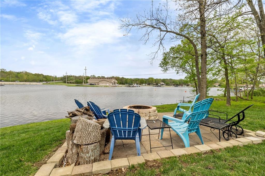 124 Teton Rg, Lake Winnebago, MO 64034