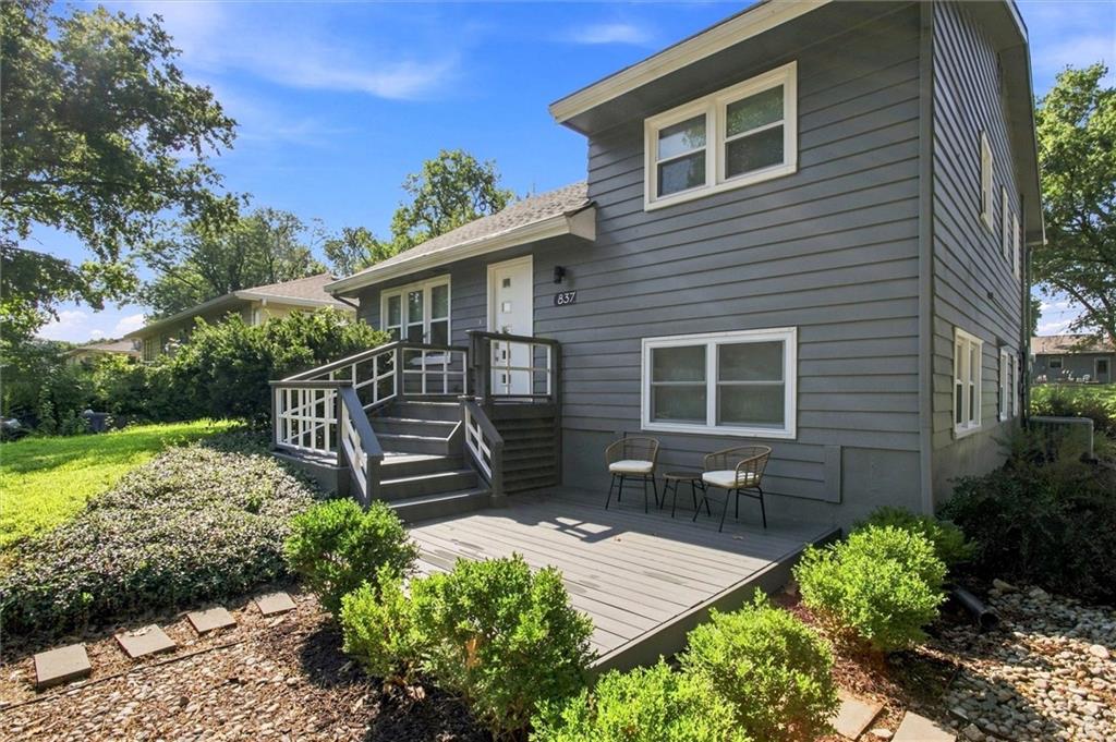 837 W 22nd St, Lawrence, KS 66046