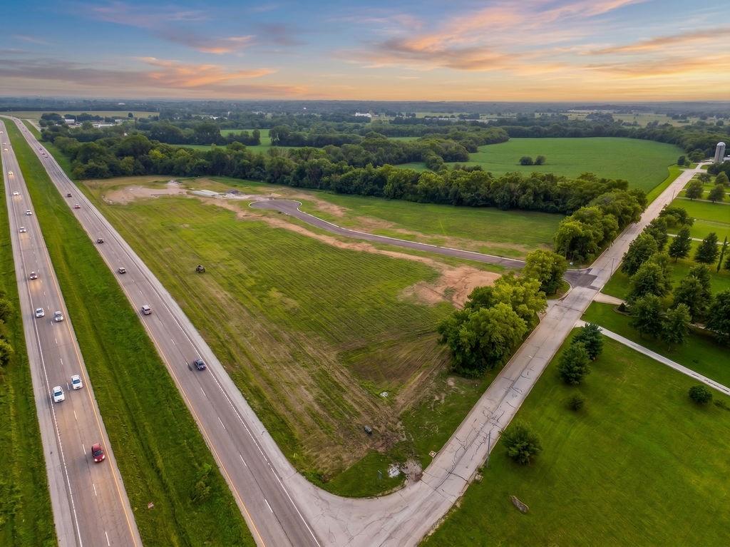 818 Kidwell Ct, Lone Jack, MO 64070