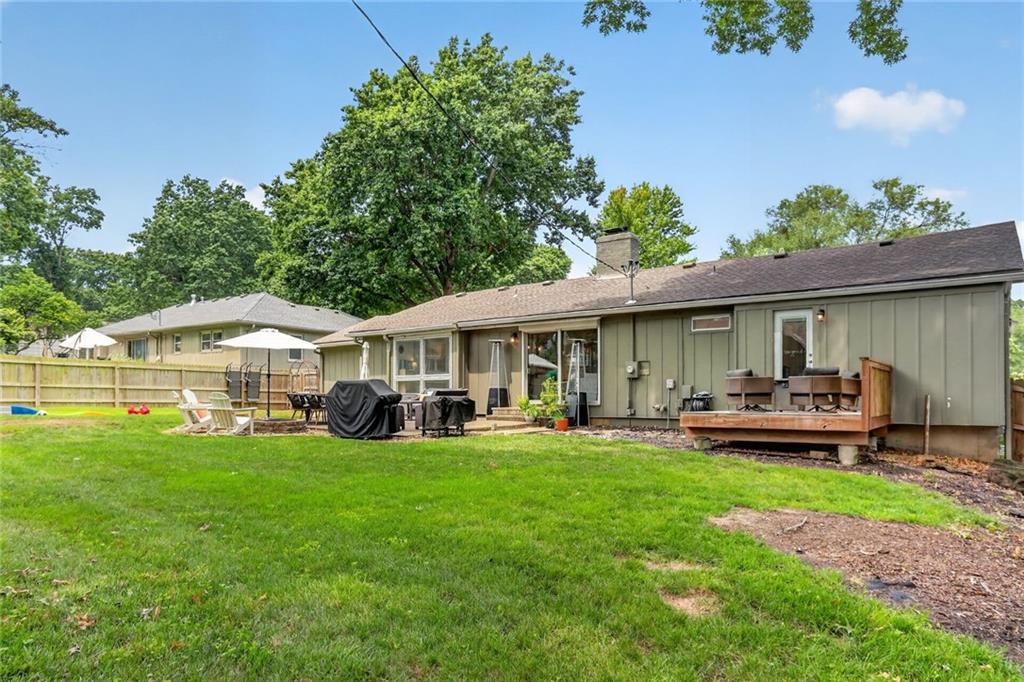 5701 W 84th Ter, Overland Park, KS 66207