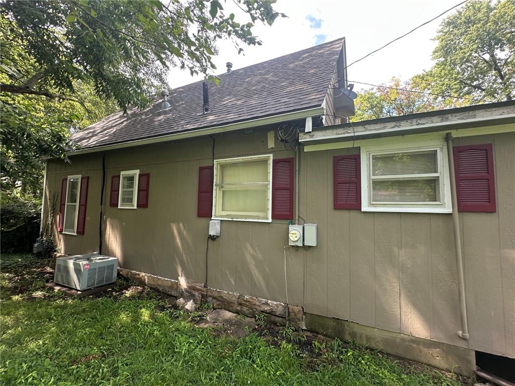 1408 N 3rd St, Neodesha, KS 66757
