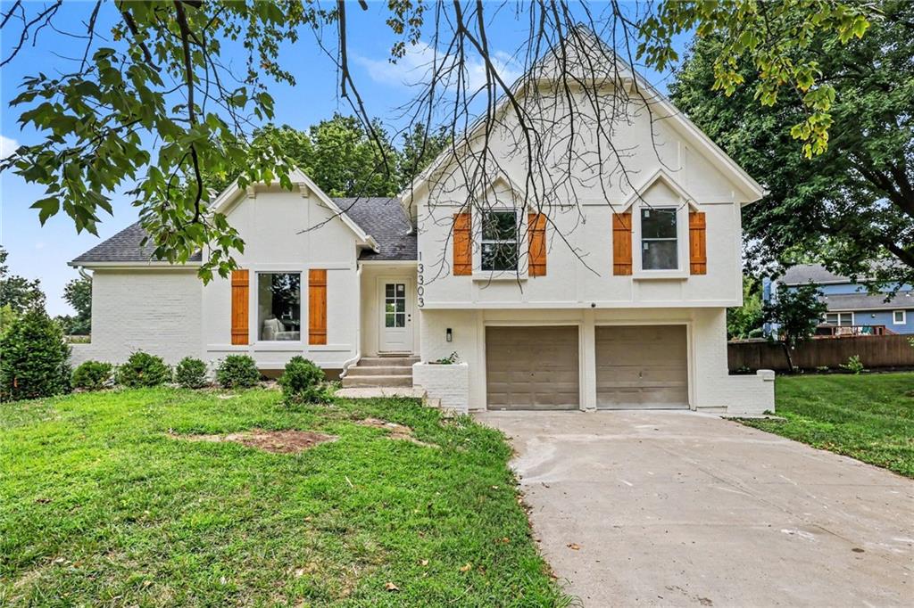 13303 W 105th St, Lenexa, KS 66215