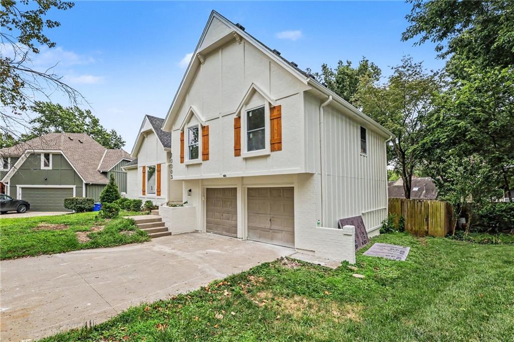 13303 W 105th St, Lenexa, KS 66215