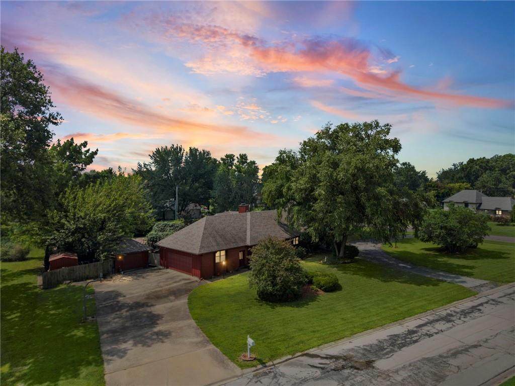 1900 E Arcadia Dr, Clinton, MO 64735