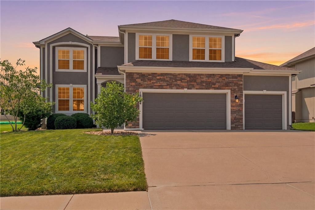 16584 S Lind Rd, Olathe, KS 66062