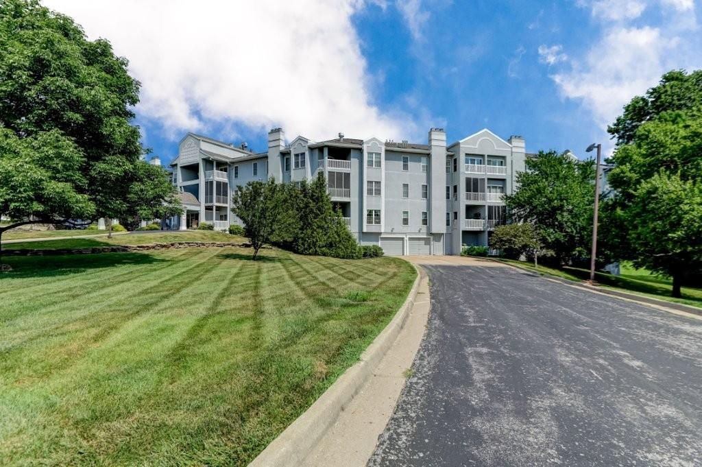 17800 Bolger Rd #247A, Independence, MO 64055
