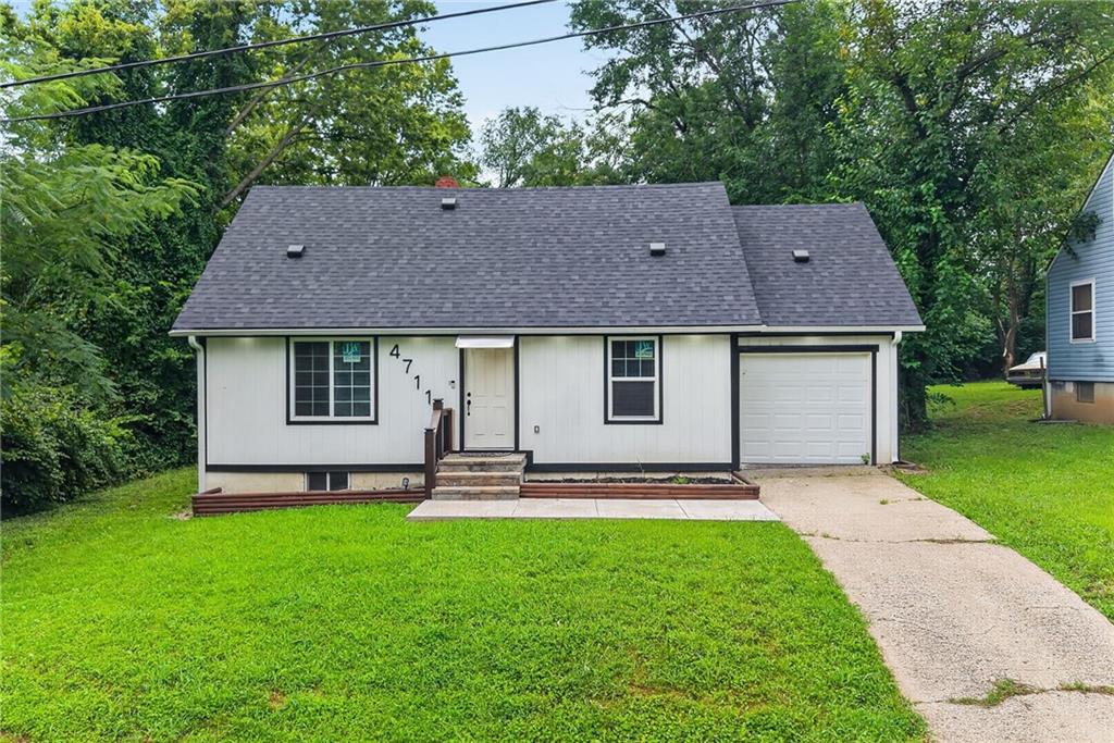 4711 E 43rd St, Kansas City, MO 64130