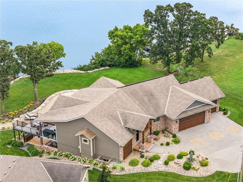 1647 NE Ozark Dr, Lee's Summit, MO 64086