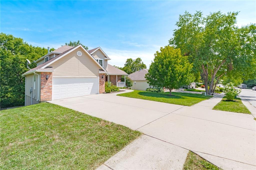 1517 Duncan Dr, Liberty, MO 64068