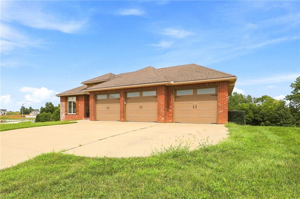 1227 Holland Sq, Warrensburg, MO 64093