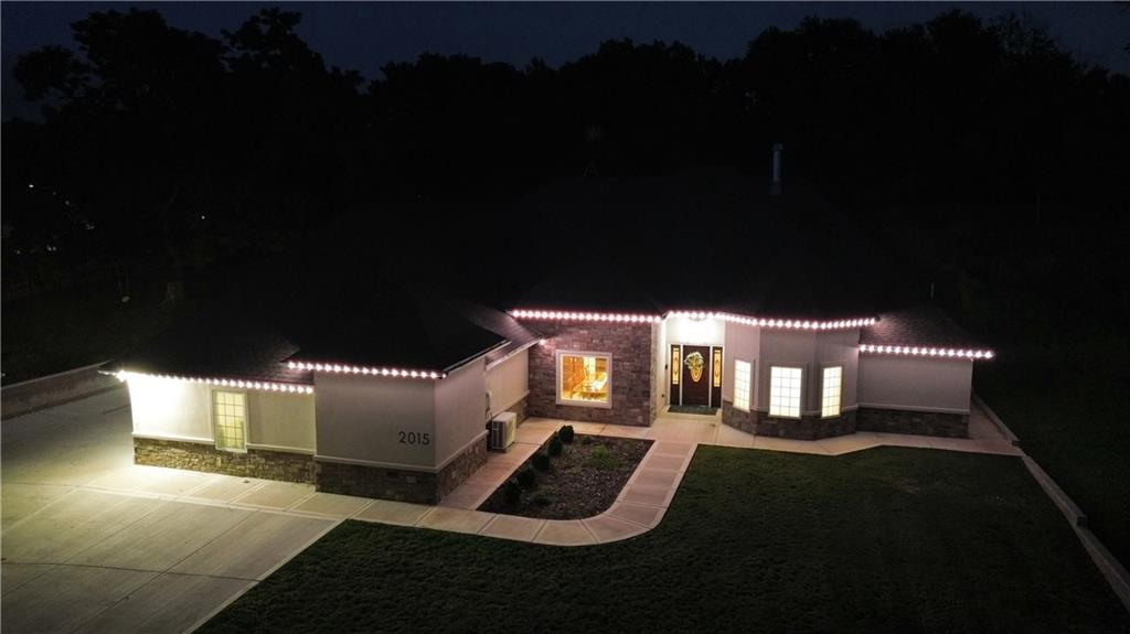 2015 S Lees Summit Rd, Independence, MO 64050