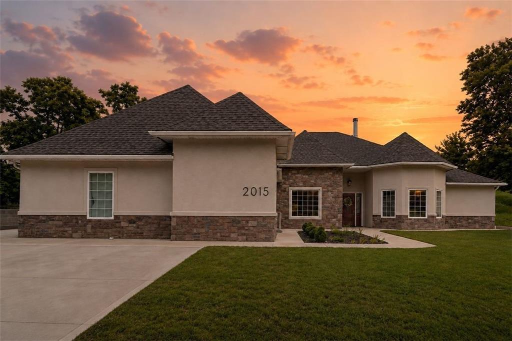 2015 S Lees Summit Rd, Independence, MO 64050