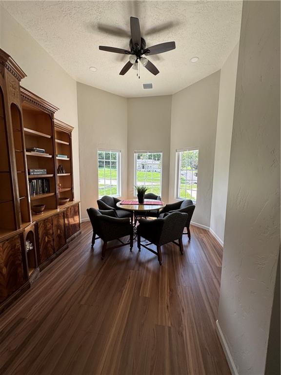 2015 S Lees Summit Rd, Independence, MO 64050