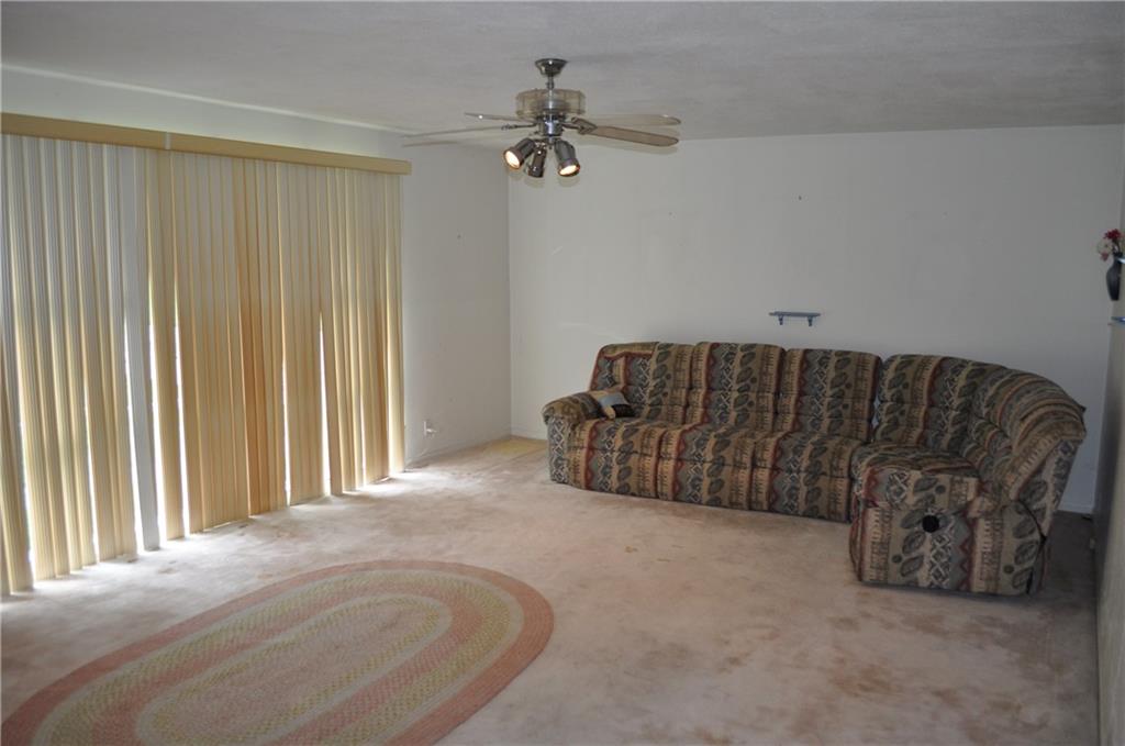7515 NW Lake Rd, Platte Woods, MO 64151