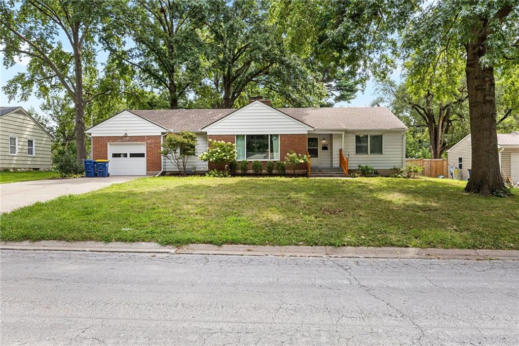 5627 Russell St, Mission, KS 66202