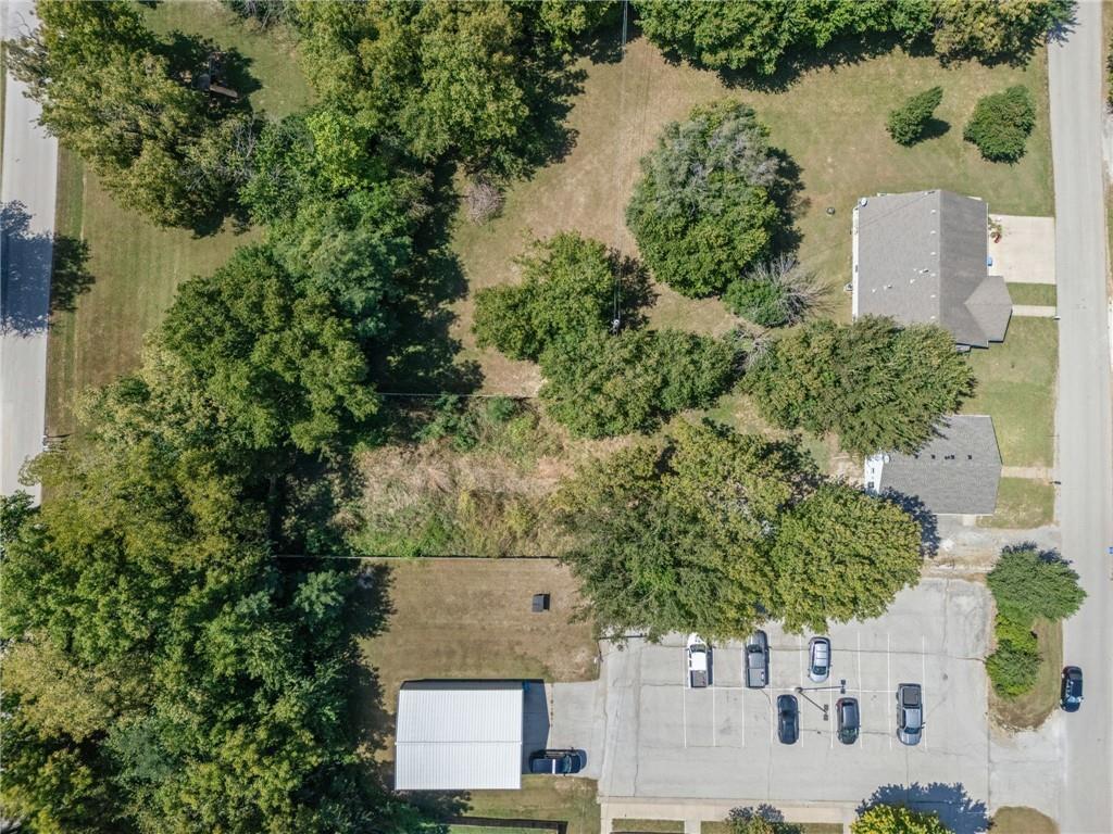 120 E 6th St, Tonganoxie, KS 66086