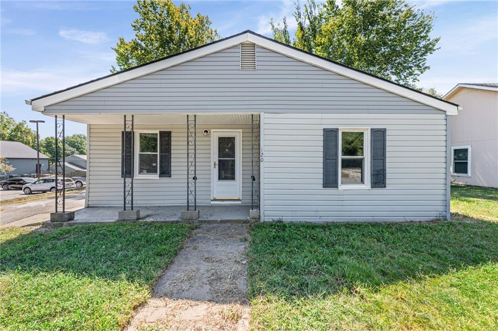 120 E 6th St, Tonganoxie, KS 66086