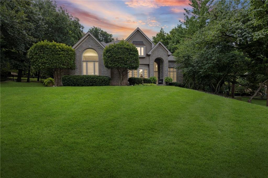 1567 Oakwood Ln, Liberty, MO 64068