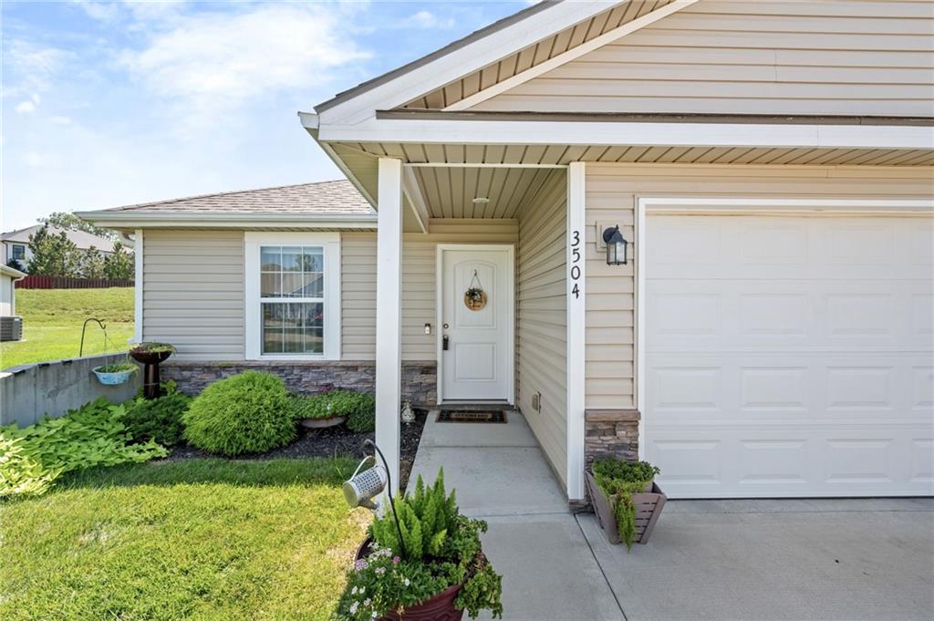3504 NW 93rd St, Kansas City, MO 64154