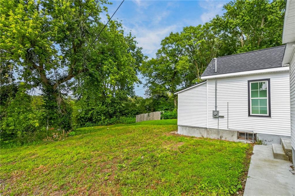 1817 Beattie St, St Joseph, MO 64501
