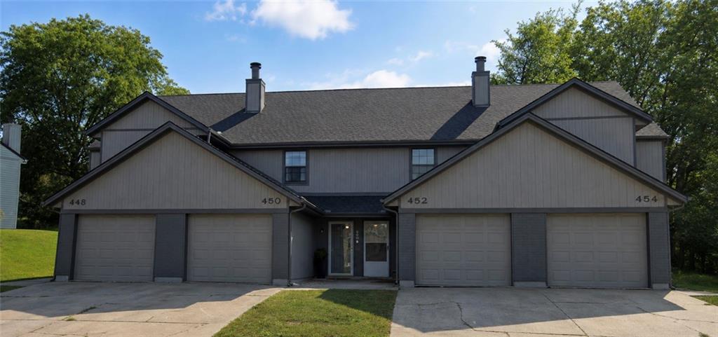 448 NE Churchill St, Lee's Summit, MO 64086