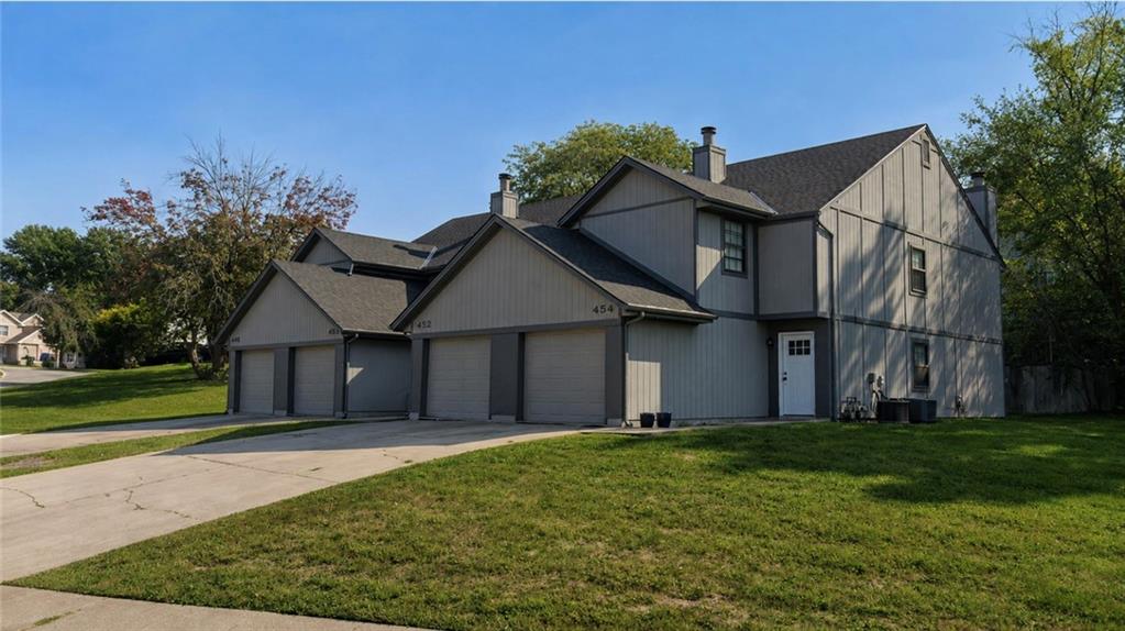 448 NE Churchill St, Lee's Summit, MO 64086