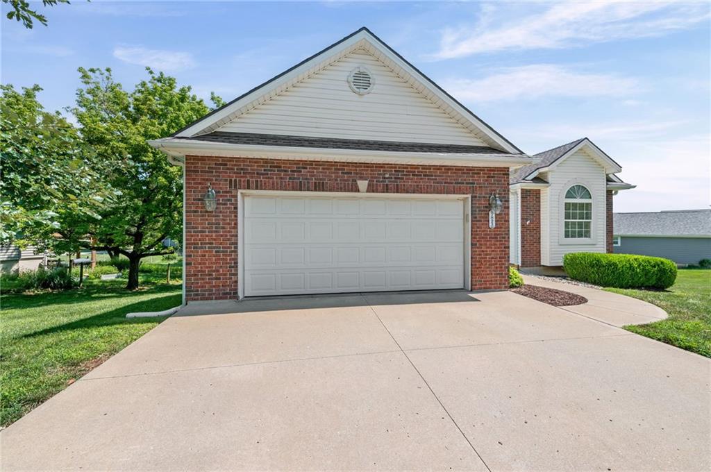 7823 N Liberty St, Kansas City, MO 64118