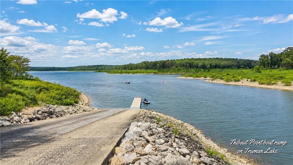 26019 Sharon Ln, Warsaw, MO 65355