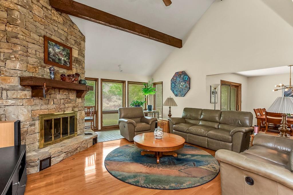 3001 W 121st Ter, Leawood, KS 66209