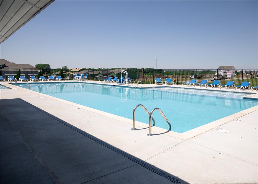 12506 S White Ash Ln, Lee's Summit, MO 64086