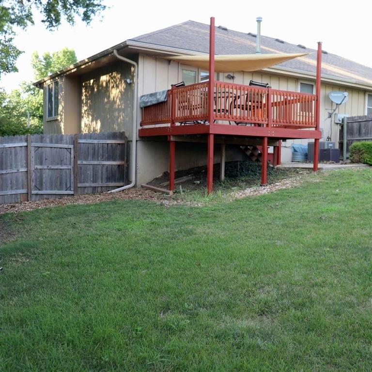 756 SE Claremont Ct, Lee's Summit, MO 64063