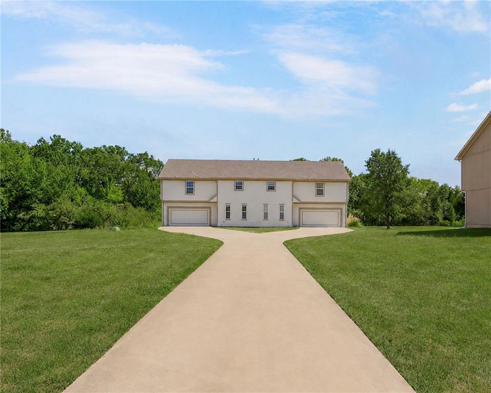 5129 Woodland Dr, Shawnee, KS 66218