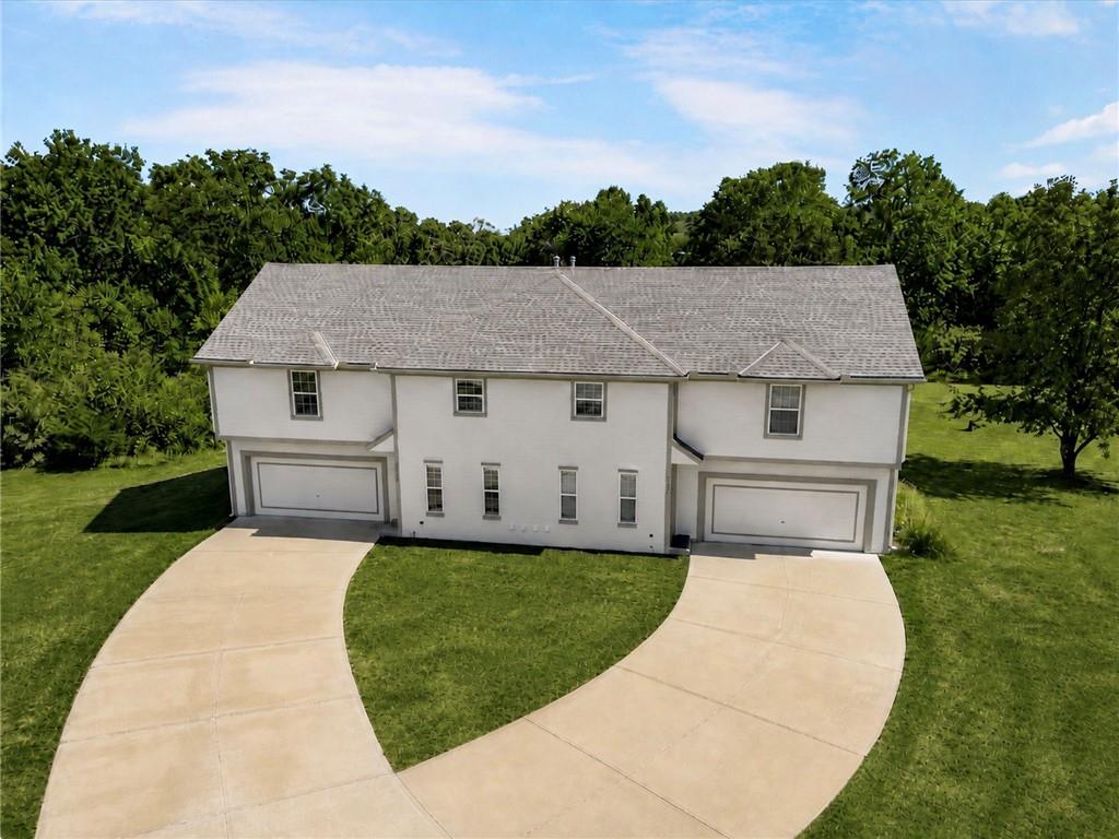 5129 Woodland Dr, Shawnee, KS 66218