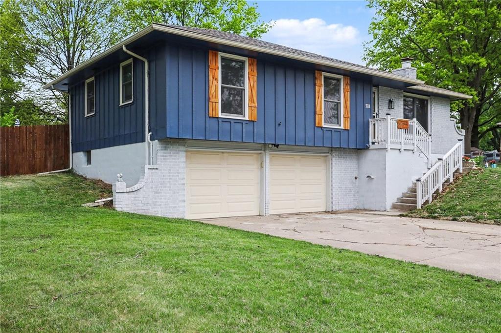 518 S Franklin St, Raymore, MO 64083