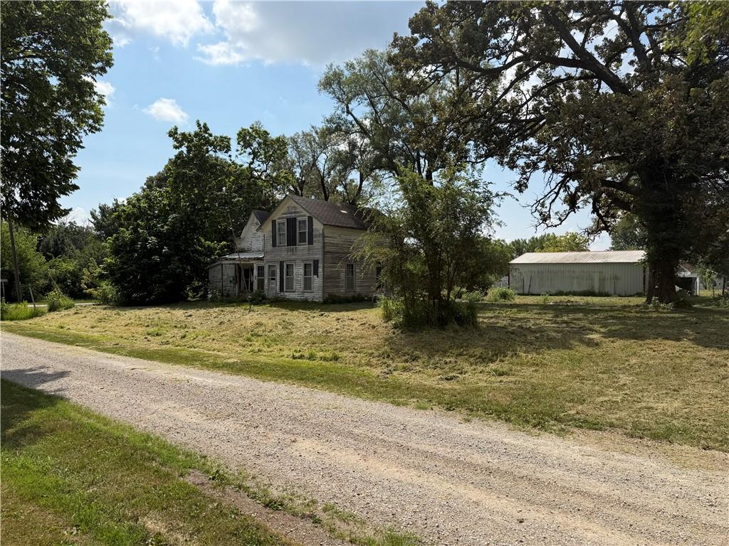 590 4th St, Kidder, MO 64649