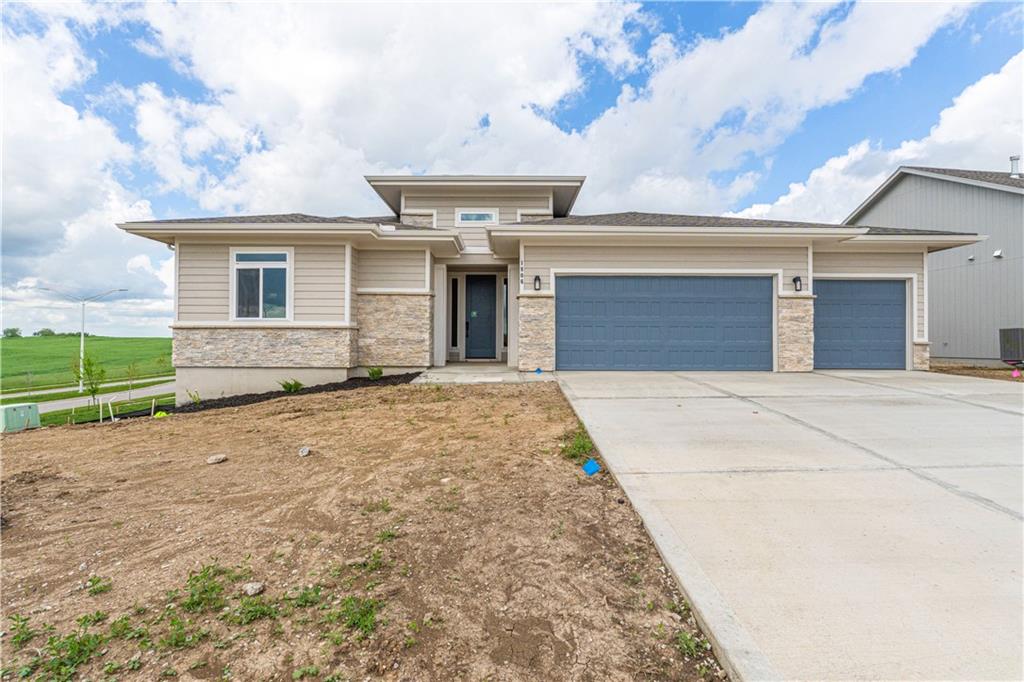 1383 N 163rd Cir, Basehor, KS 66007
