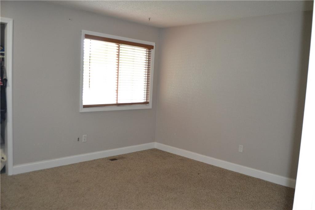 6610 Charles St, Shawnee, KS 66216